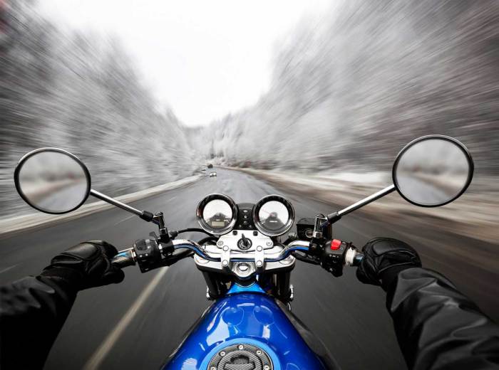 Invierno mototurismo invernale nieve trucos hielo lluvia conducir cold layering colder novembre driveway andare permit Motorcycle riding in winter